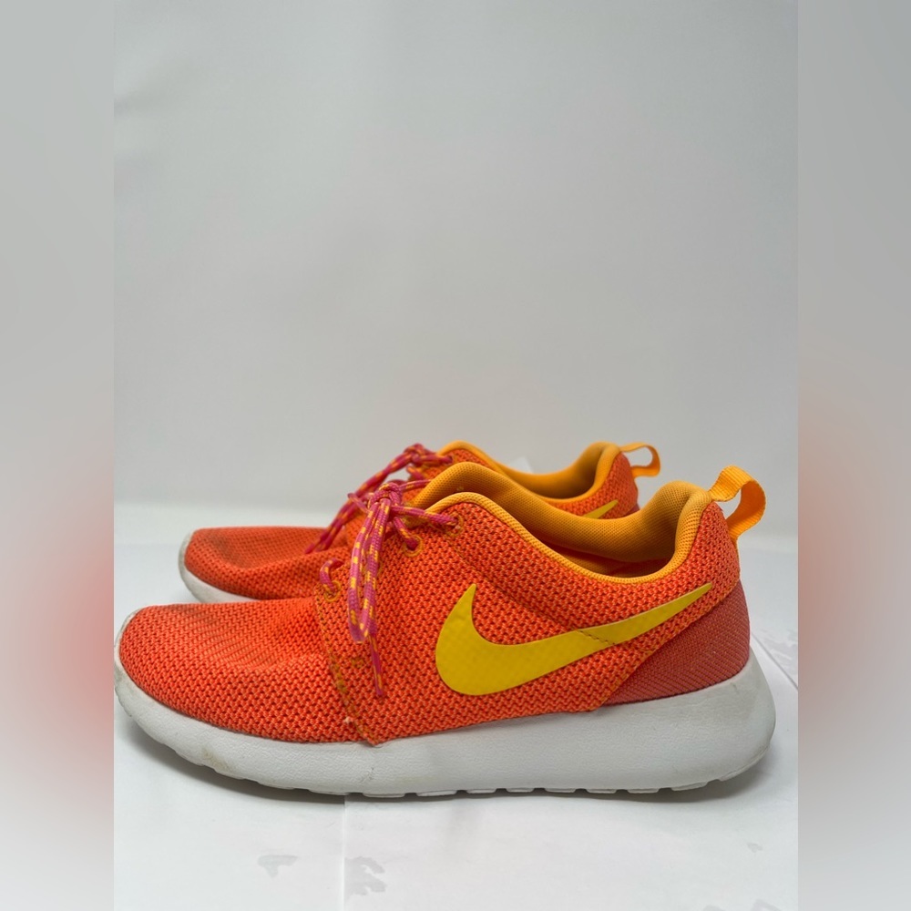 Nike Roshe Atomic Glow Sneakers Women’s Size 6.5